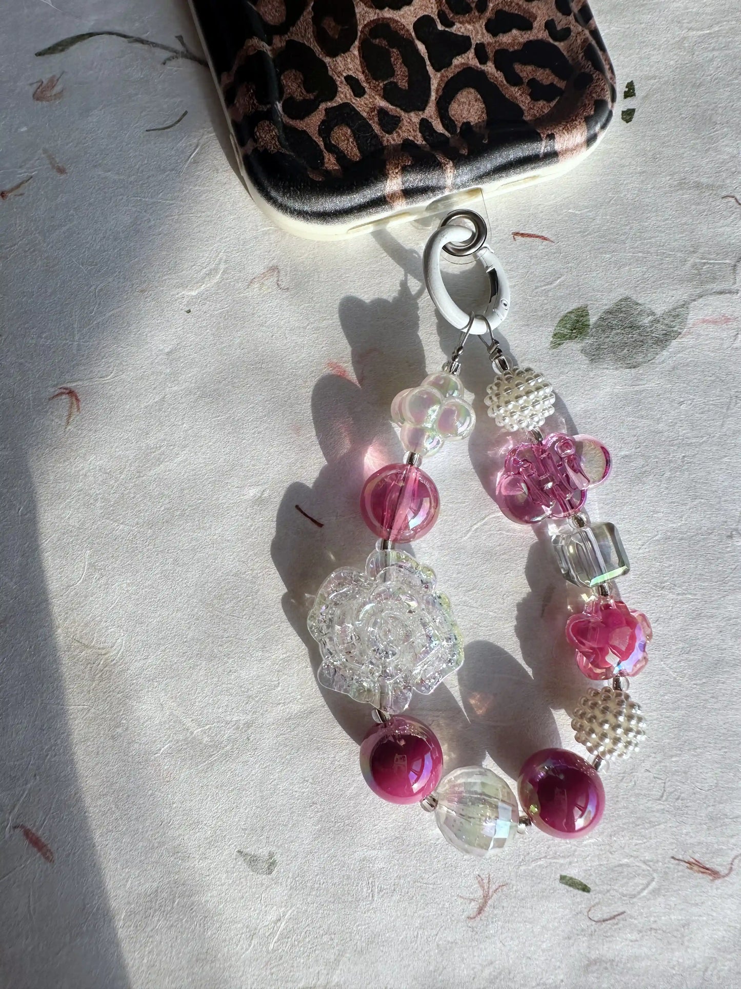 Cute Flower Handmade Colored Beaded Acrylic Phone Strap (Pink Series)