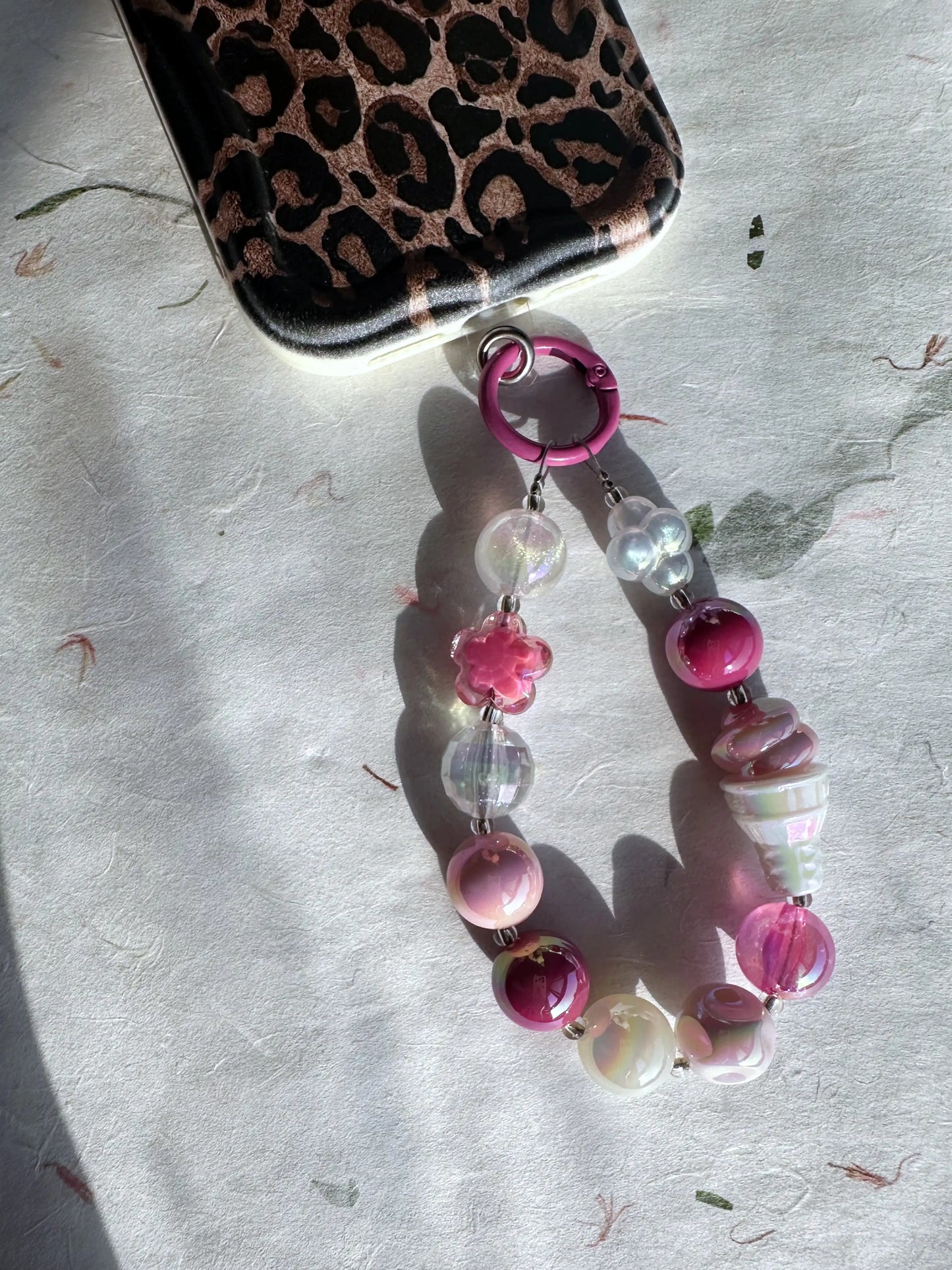 Cute Flower Handmade Colored Beaded Acrylic Phone Strap (Pink Series)