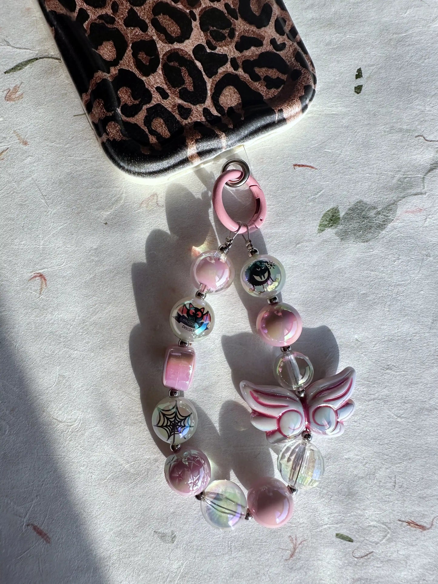 Cute Flower Handmade Colored Beaded Acrylic Phone Strap (Pink Series)